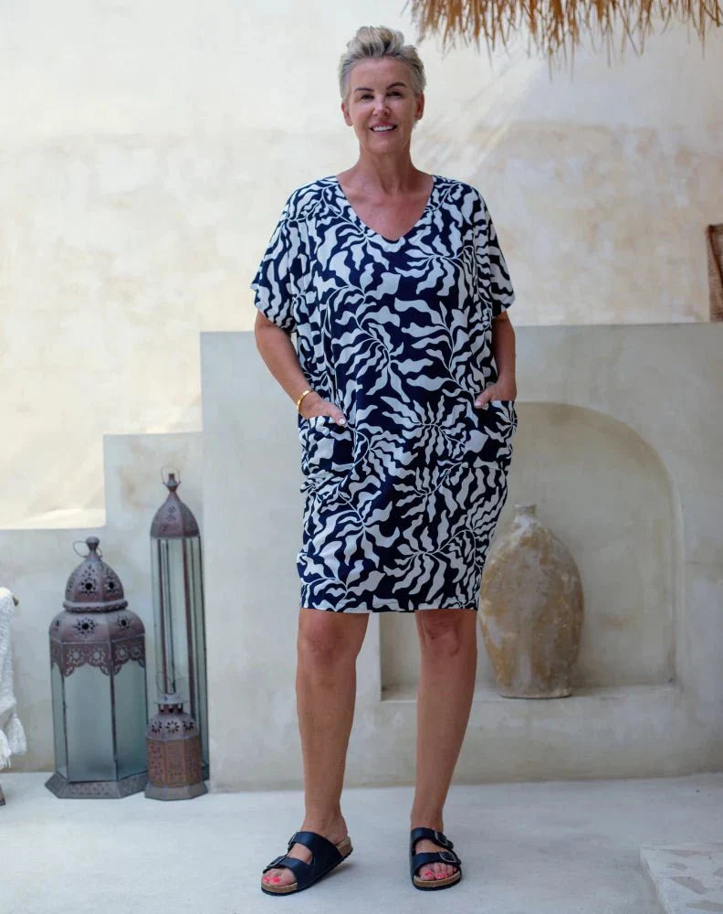 Navy Floral / Size 22